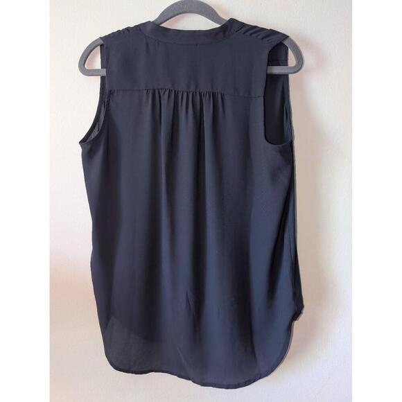 Ann Taylor Blouse Womens Size XSmall Navy Sleeveless ButtonUp Flowy Fabric Chic - Picture 4 of 5